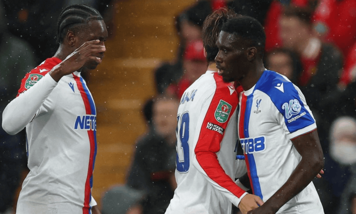 0-3溃败!利物浦惨遭淘汰,斯洛特刷新耻辱纪录:被克星三连杀